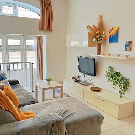 Modern Apartment In The Heart Of Sliema Steps From The Seafront Экстерьер фото