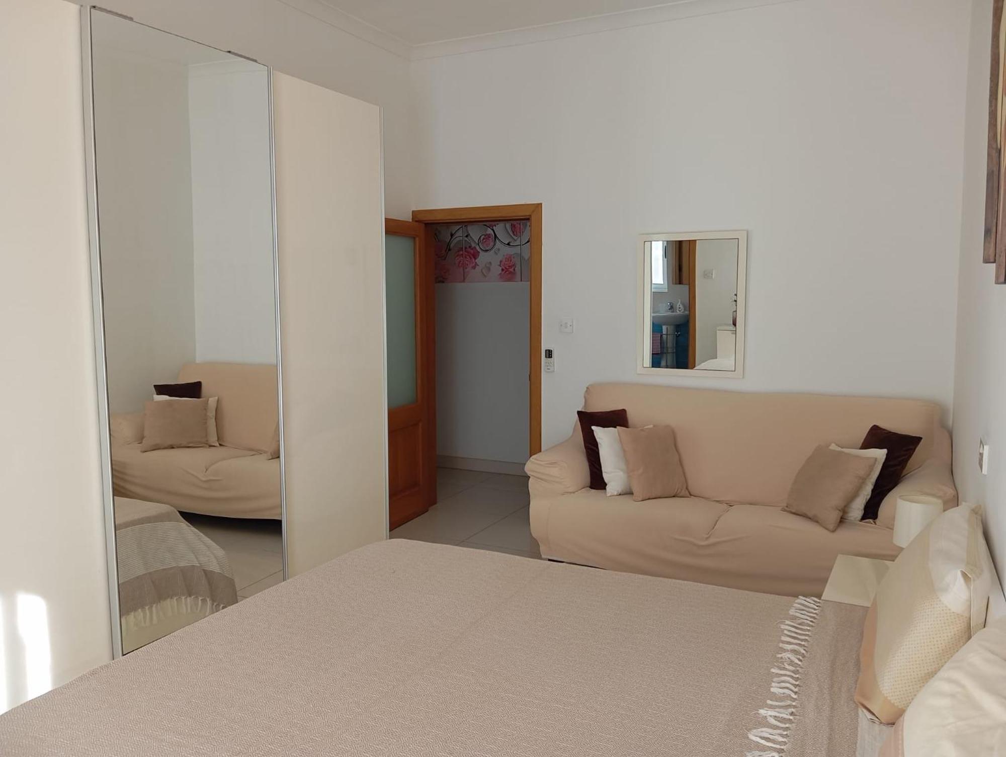 Modern Apartment In The Heart Of Sliema Steps From The Seafront Экстерьер фото