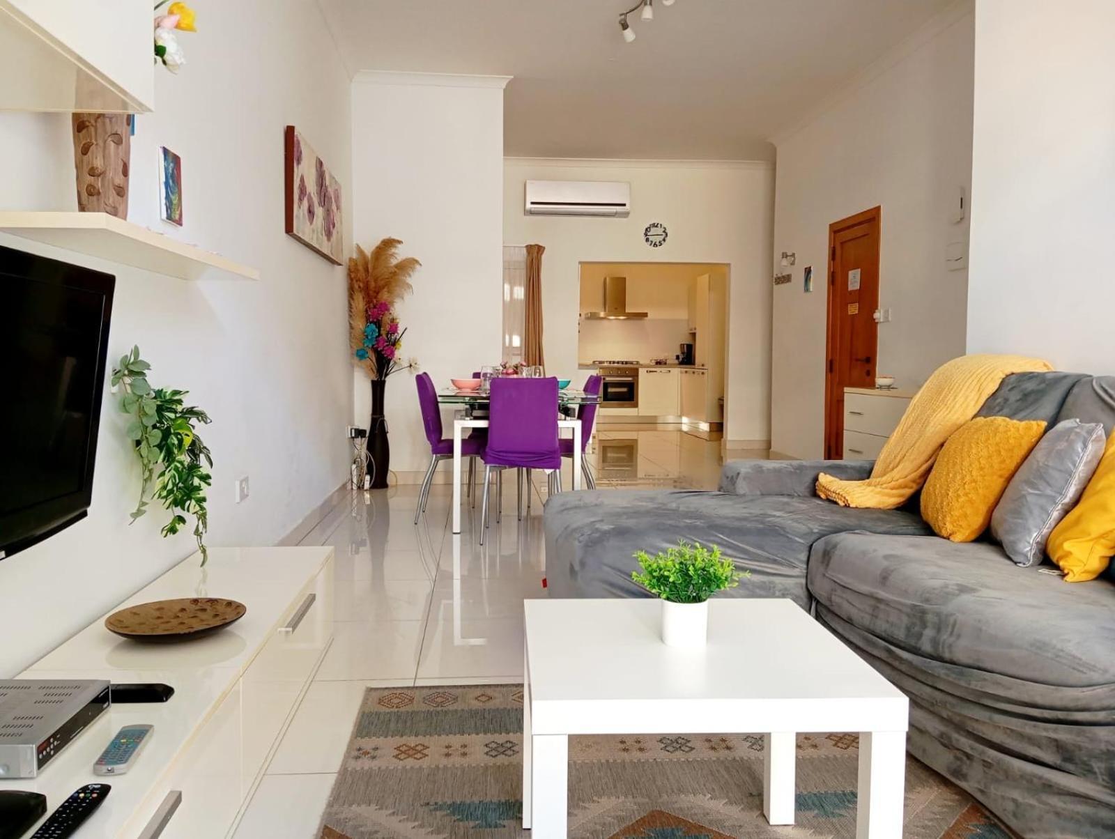 Modern Apartment In The Heart Of Sliema Steps From The Seafront Экстерьер фото